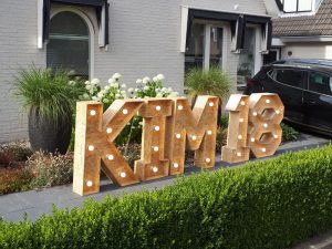 XXL lichtletters DJ Booth Bussie
